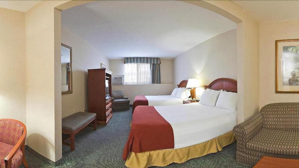Holiday Inn Express Hotel & Suites Waterford By Ihg Exterior foto