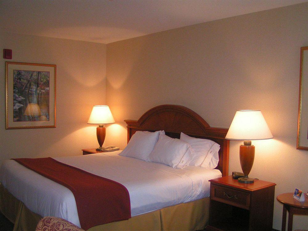 Holiday Inn Express Hotel & Suites Waterford By Ihg Habitación foto