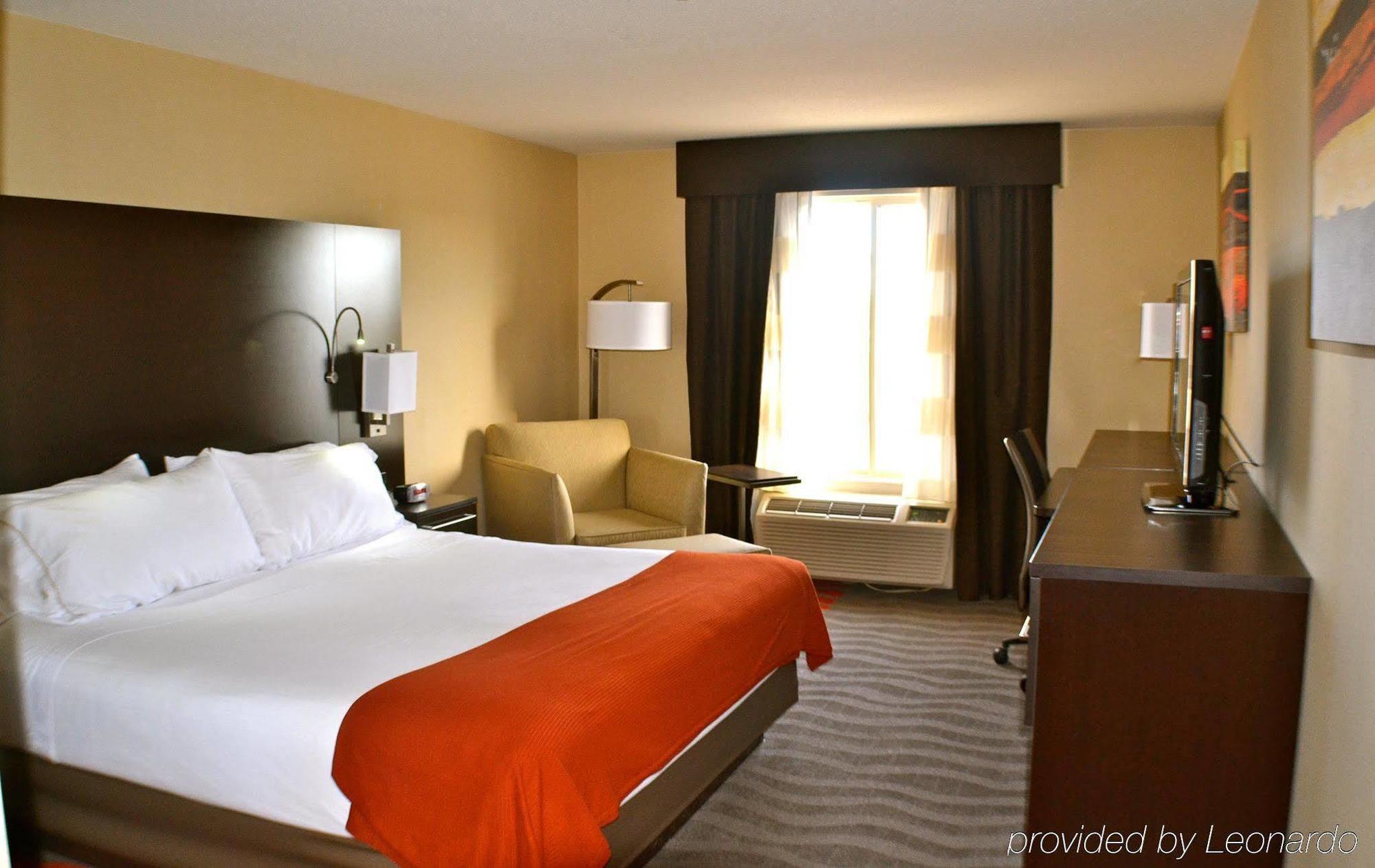 Holiday Inn Express Hotel & Suites Waterford By Ihg Exterior foto